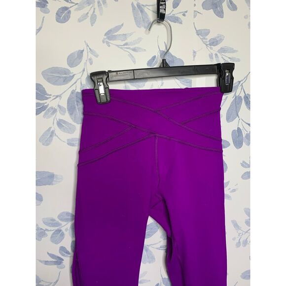 Lululemon Purple Mesh Cut Out Legging Size 4 - Picture 6 of 8